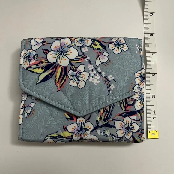NWT Vera Bradley Cherry Blossoms Ultralight RFID Mini Trifold Wallet - Picture 10 of 11